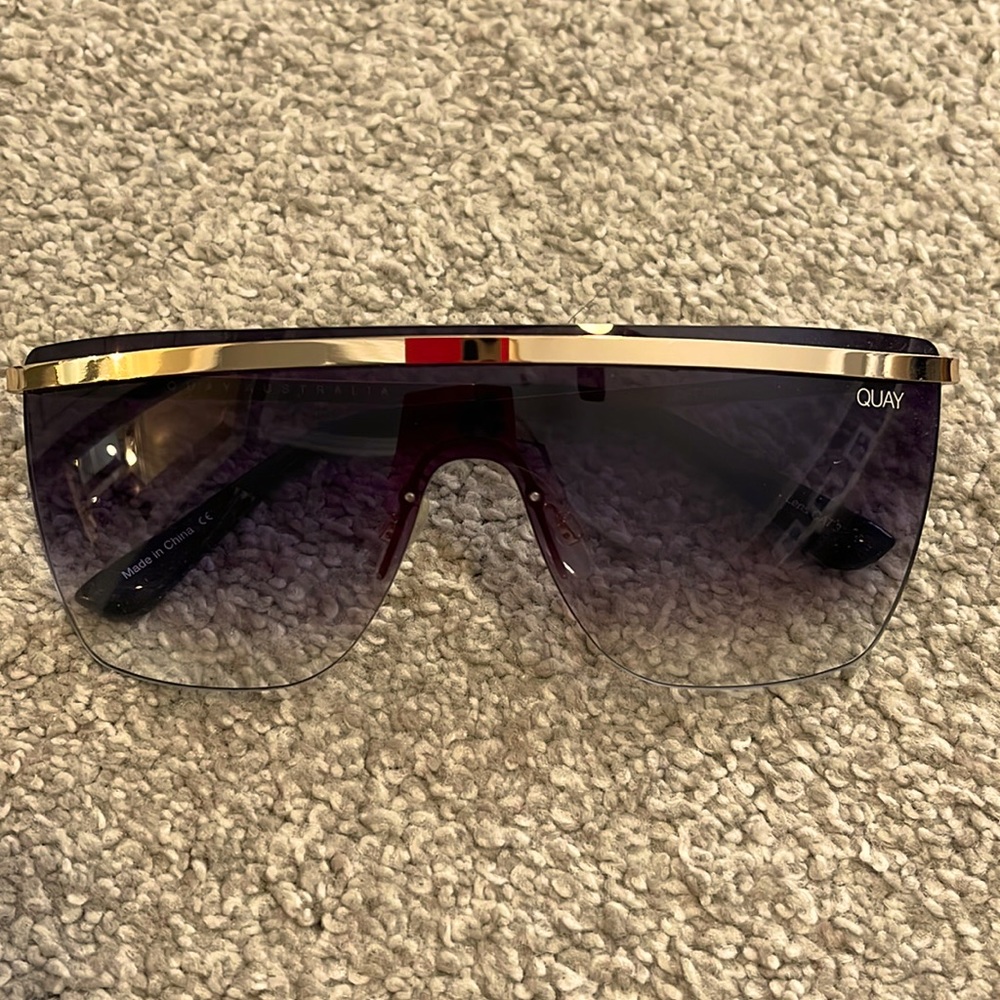 Quay Get Right sunnies!